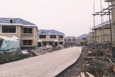 建設(shè)中的江洲墟場安置小區(qū)。